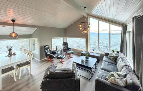 Hervik House | Nice Home In Liarvåg With Sauna