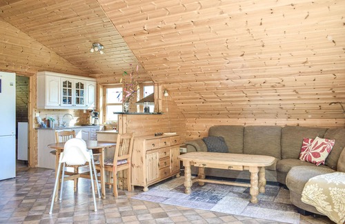 Os House | Nice home in Os with house sea view