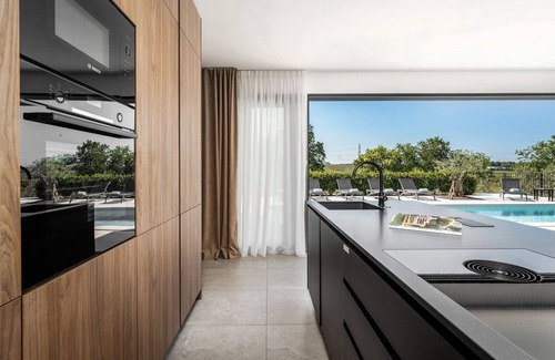 Mugeba House | Nice home in Porec with WiFi