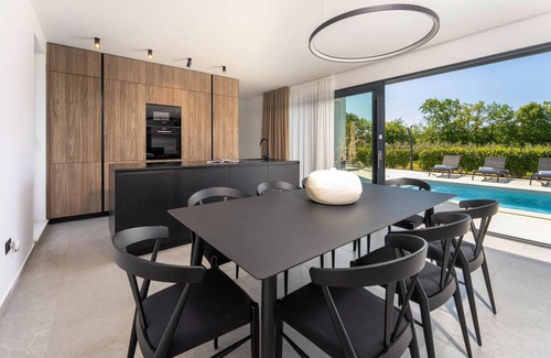 Mugeba House | Nice home in Porec with WiFi