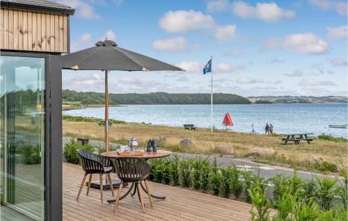 Ronde House | Nice Home In Rønde With House Sea View