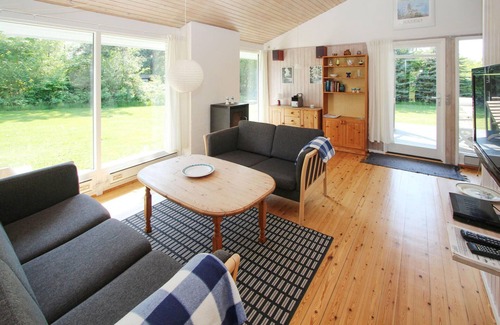 Samsø House | Nice home in Samsø with kitchen
