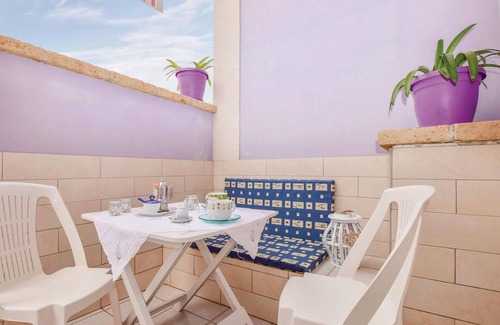 Scoglitti House | Nice home in Scoglitti with WiFi