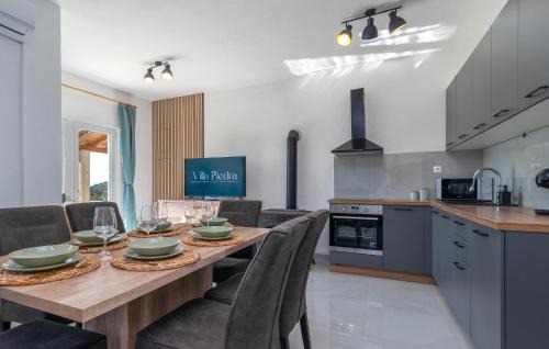 Seget House | Nice Home In Seget Gornji