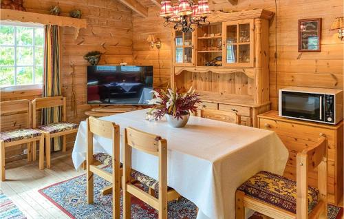 Selje House | Nice Home In Selje With Wifi