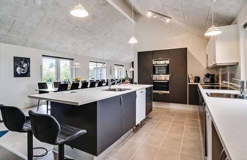 Lihme House | Nice home in Spøttrup with sauna
