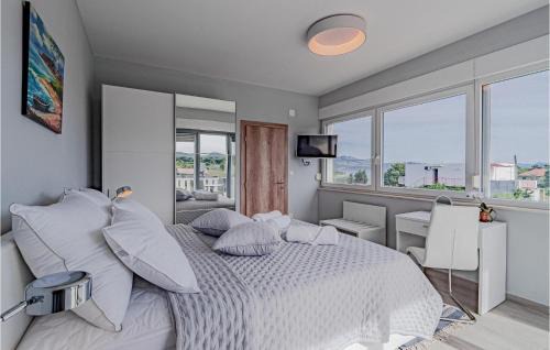 Janjina House | Nice Home In Sreser With Jacuzzi