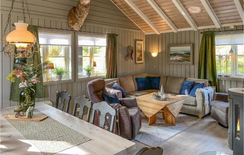 Sykkylven House | Nice Home In Sykkylven With Kitchen