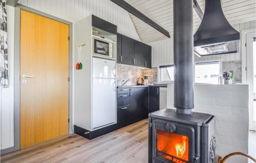 Klitmoller House | Nice Home In Thisted With Kitchen