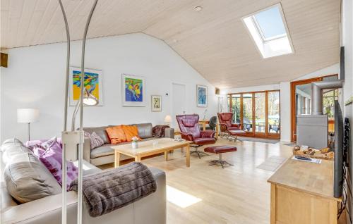 Bøtø By House | Nice Home In Væggerløse With Sauna