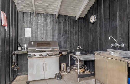 Bøtø By House | Nice home in Væggerløse with sauna