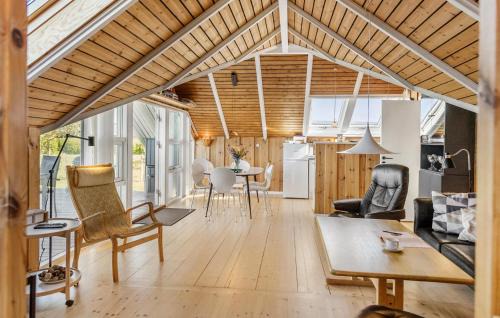 Vinderup House | Nice Home In Vinderup With Kitchen