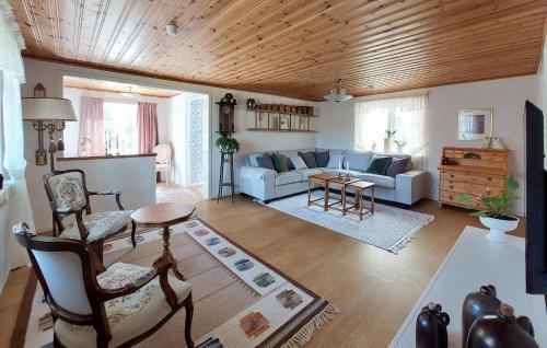 Vittsjo House | Nice Home In Vittsjö With Sauna