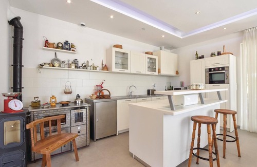 Cista Provo House | Nice home in Zrnovnica-Split with sauna