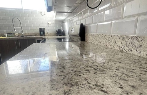 Heredia House | Nice house 15 from the airport great rooftop view in heredia , 24/7 security….