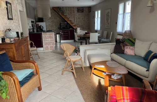 Perigueux House | Nice house 5mns from town center and greenway!
