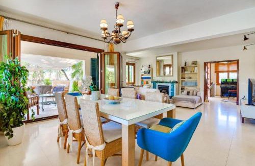 Can Pastilla Villa | Nice house by the sea very near of Palma by Renthousing