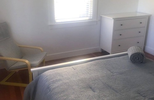 Redwood Heights House | Nice house with WiFi in charming Oakland