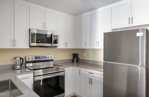 Rancho Penasquitos Apartment | Nice Rancho Penasquitos 1BR w/Pool & Gym, nr Bars & Shops, by Blueground