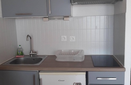 Carnon-Plage Apartment | Nice studio furnished cabin in Carnon, sea view