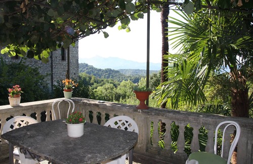 Bagnone House | Nice suites in ancient villa, near Marble Alps and Tuscan and Ligurian shores