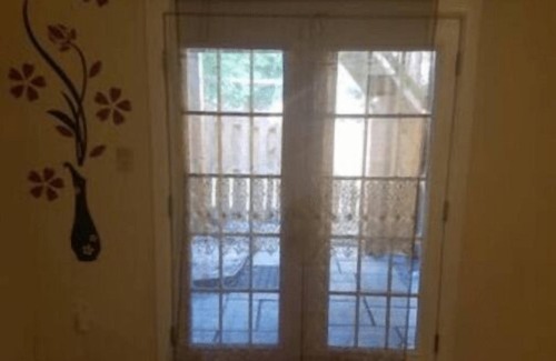 Forest Glen Apartment | Nice sunny basement apartment 5mins to HCHospital