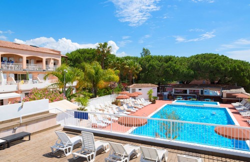 Les Bormettes Apartment | Nice T3 (2 bedrooms) 6 pers. 250m from the SEA with HEATED SWIMMING POOL & TENNIS (3)