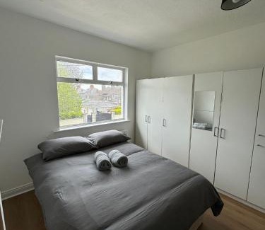 Glasnevin House | Nice Triple Room at 2 Iveragh Rd-7
