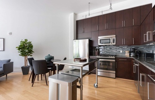 McLean Apartment | Nice Tysons Corner 1BR w/Gym & Pool, nr Galleria Mall, by Blueground