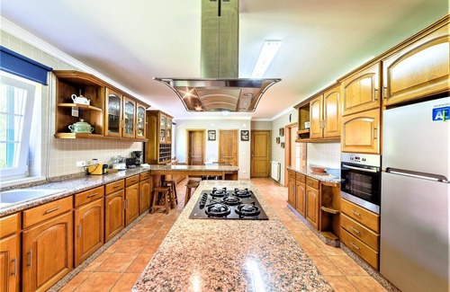 Charneca de Caparica e Sobreda Villa | Nice Villa within Golf Resort, massive 18 meter Pool , next to Fantastic Beaches