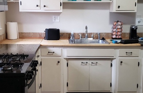 Rockford House | Nicely Appointed Budget Stay in Rockford