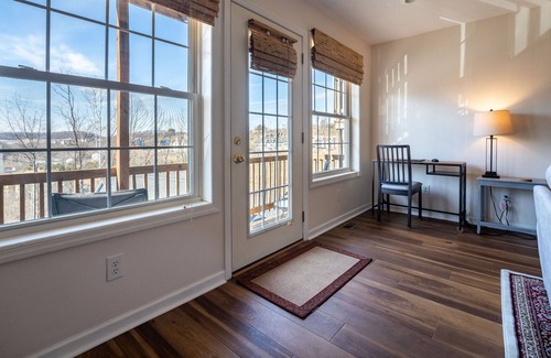 Morgantown House | Nicely Appointed, Cheerful 3 Bedroom Townhome