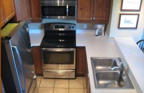 Mont-Tremblant Village Ski Chalet | Nicely Decorated Cozy 5BR Spacious Townhouse