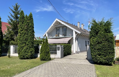 Balatonszarszo Apartment | Nicely equipped 2 bedroom apartment with pool near to the beach of lake Balaton