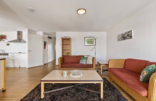 Municipality of Hellevoetsluis Apartment | Nicely furnished 4-pers. apartment with unique harbor view located at Cape Helius holiday park.