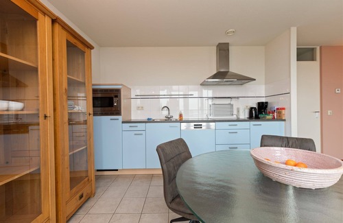 Municipality of Hellevoetsluis Apartment | Nicely furnished 4-pers. apartment with waterview located at Cape Helius holiday park.