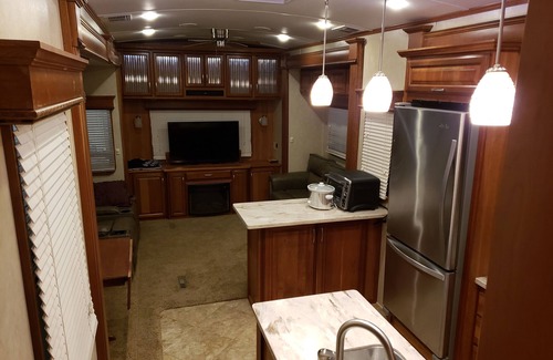 Stanton House | Nicely Furnished, Stationery RV for Cozy Weekend GetAways and OVERFLOW sleeping