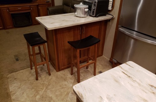 Stanton House | Nicely Furnished, Stationery RV for Cozy Weekend GetAways and OVERFLOW sleeping