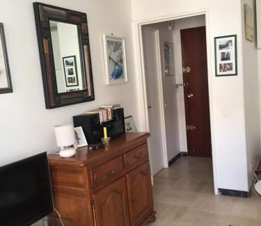 Antibes City Centre Apartment | NiceStudio with air conditioning minimum 7 nights
