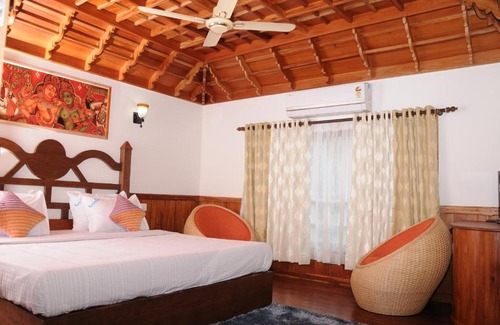 Kumarakom Boat Rental | Niche Stays Luxury Houseboats