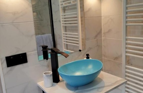Lucon Apartment | Nid des Halles, Wi-Fi, Centre-ville