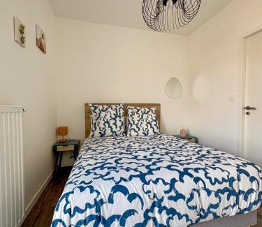 Bourg Pelousiere Apartment | Nid Urbain - 3 Ch et Terrasse