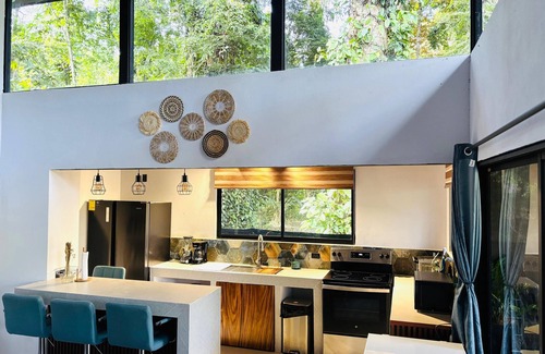 Puerto Viejo de Talamanca House | Nido del Bosque: A haven of peace in the middle of nature, close to the beach.