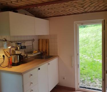 Altefaehr House | Niedliches-kleines-Ferienhaeuschen-auf-Ruegen-nahe-Stralsund