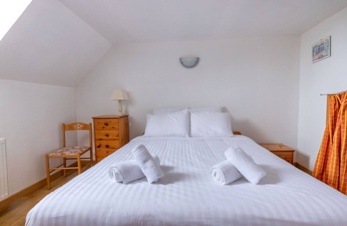 Lassay-sur-Croisne Apartment | Nigaudière estate: Les Callunes - Beauval & Castle
