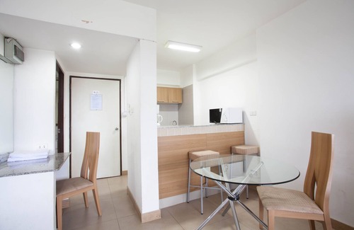 Chang Khlan Apartment | Night Bazaar Road - 40 Sqm - 6th Floor - Work-From-Home w/Fully Fitted Kitchen