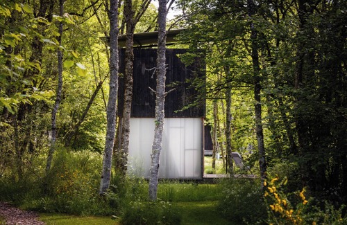 Manzat Cabin | Night Facing the Volcanoes
