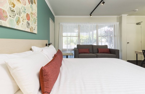 Earlville Hotel | Nightcap at Balaclava Hotel