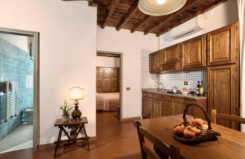 San Donato in Fronzano Apartment | Nightingale Farm Three-room apartment sleeps 5