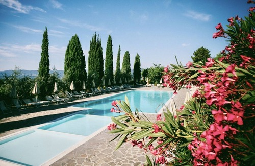 San Donato in Fronzano Apartment | Nightingale Farm Three-room apartment sleeps 5